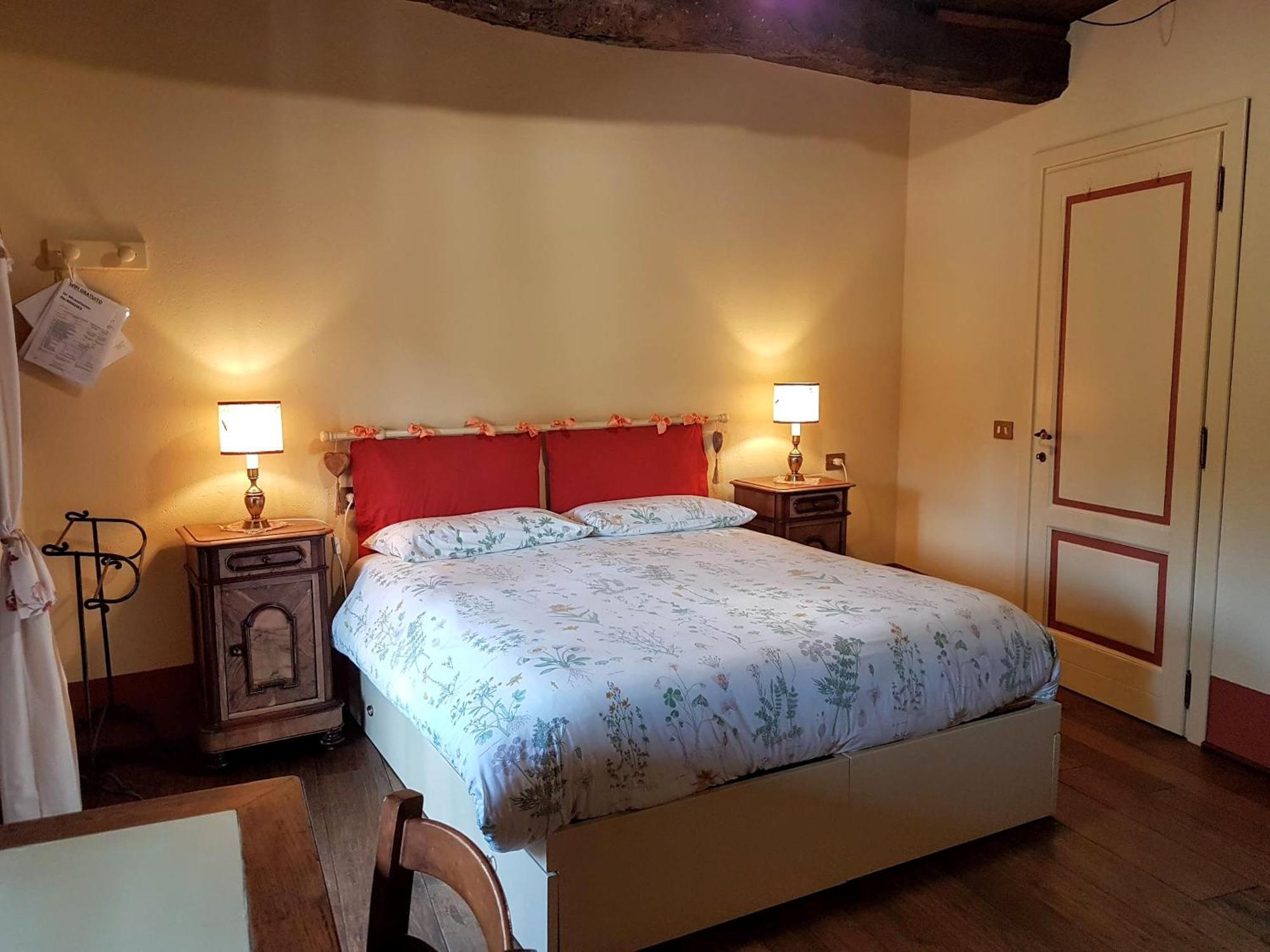 B&B La Cascina Di Monia E Mario Borgo Ticino Eksteriør billede
