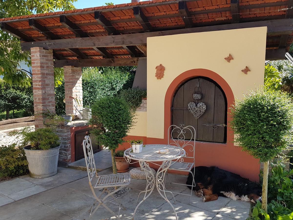 B&B La Cascina Di Monia E Mario Borgo Ticino Eksteriør billede