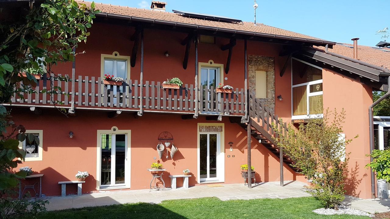 B&B La Cascina Di Monia E Mario Borgo Ticino Eksteriør billede