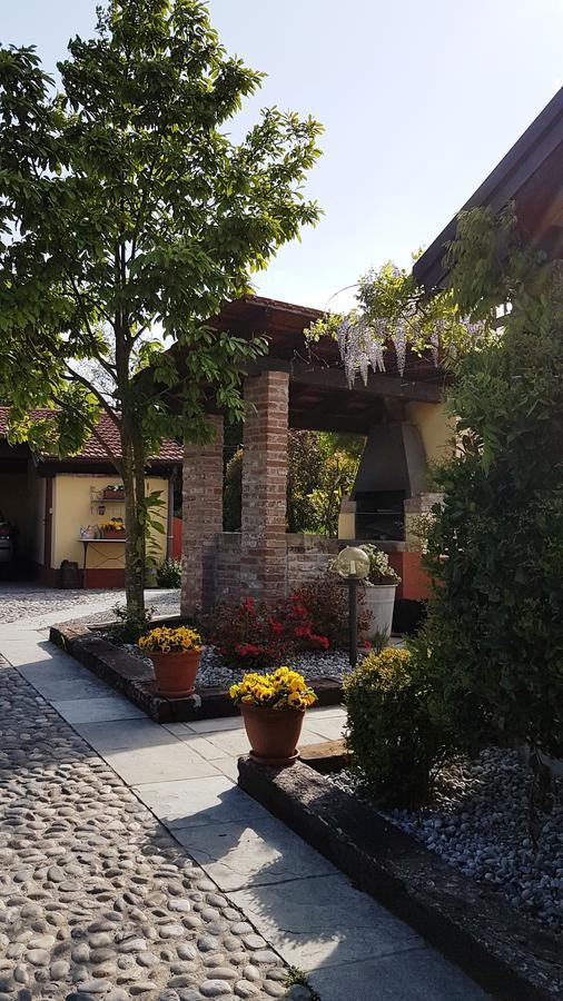 B&B La Cascina Di Monia E Mario Borgo Ticino Eksteriør billede