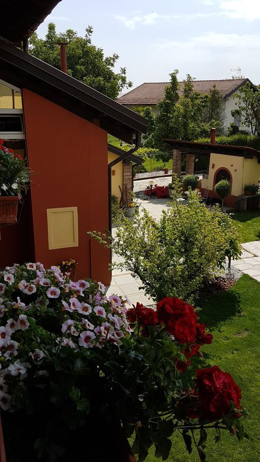 B&B La Cascina Di Monia E Mario Borgo Ticino Eksteriør billede
