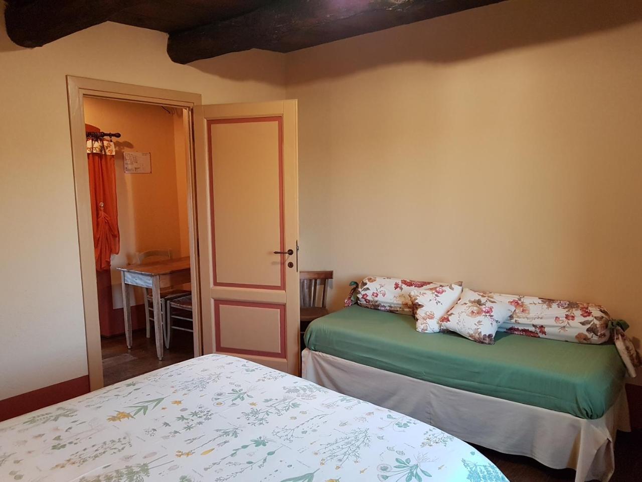 B&B La Cascina Di Monia E Mario Borgo Ticino Eksteriør billede