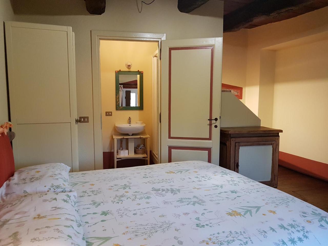 B&B La Cascina Di Monia E Mario Borgo Ticino Eksteriør billede