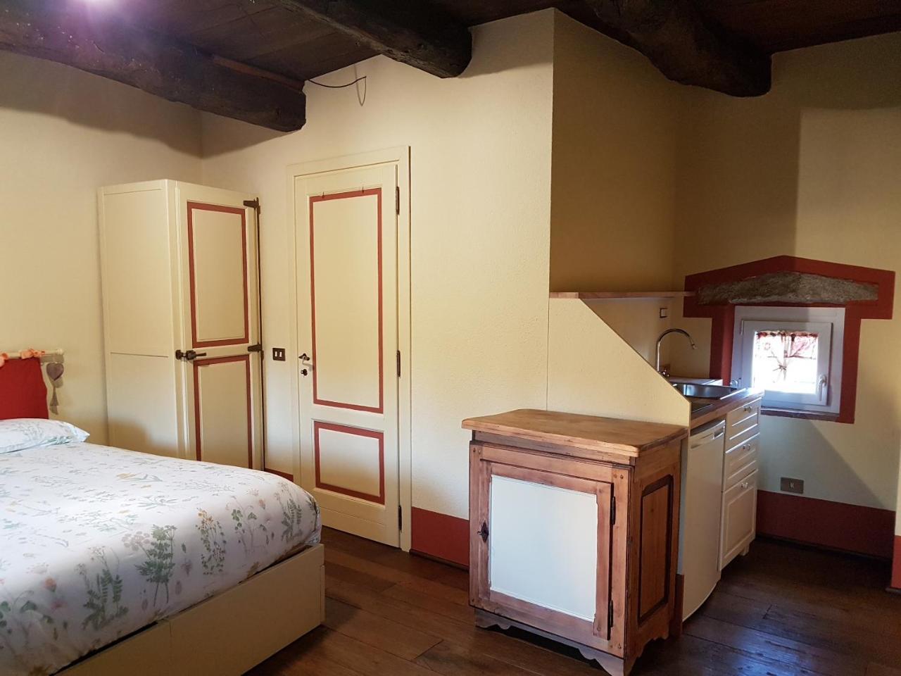 B&B La Cascina Di Monia E Mario Borgo Ticino Eksteriør billede