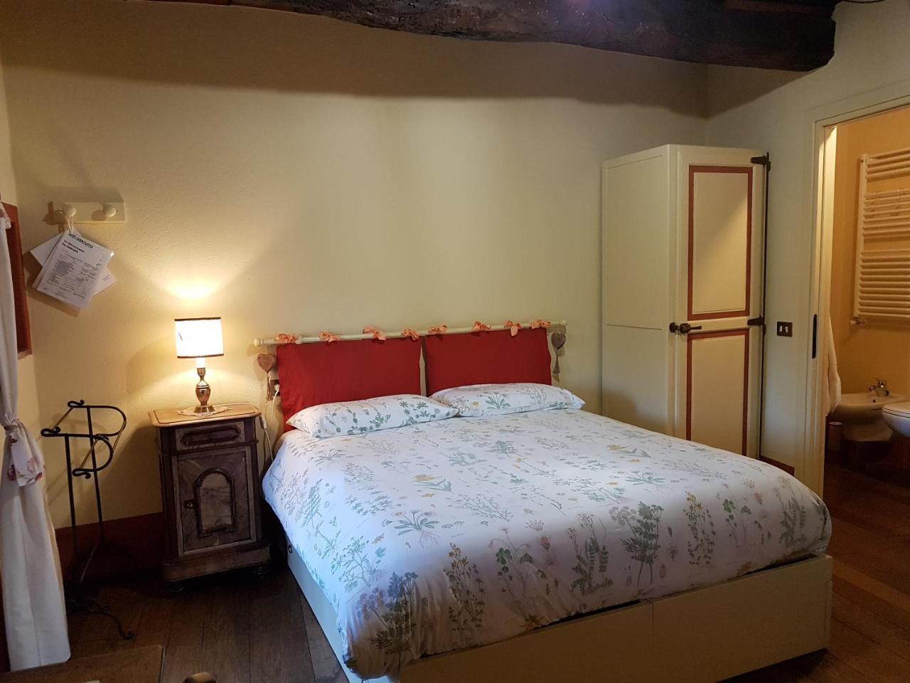 B&B La Cascina Di Monia E Mario Borgo Ticino Eksteriør billede