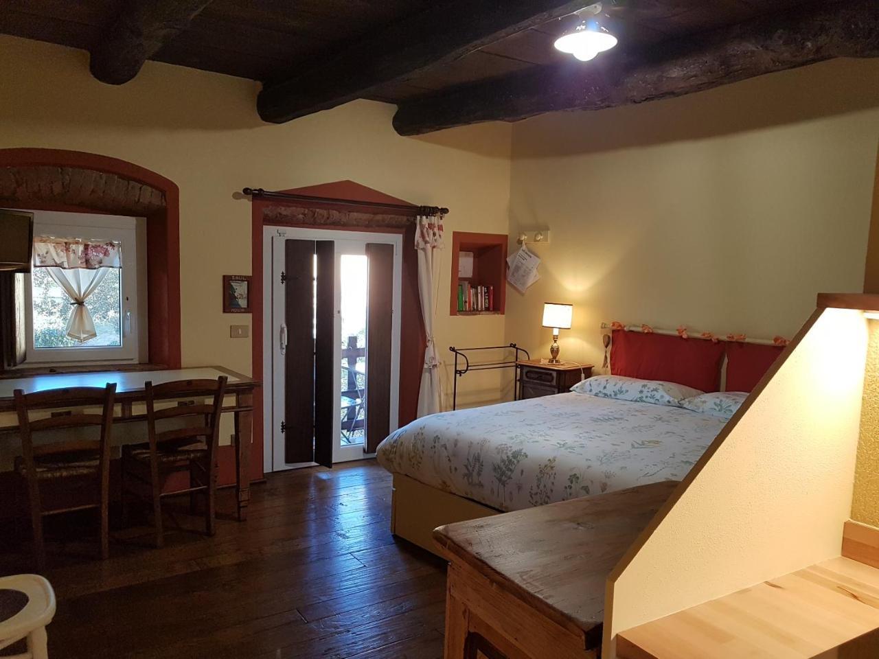 B&B La Cascina Di Monia E Mario Borgo Ticino Eksteriør billede