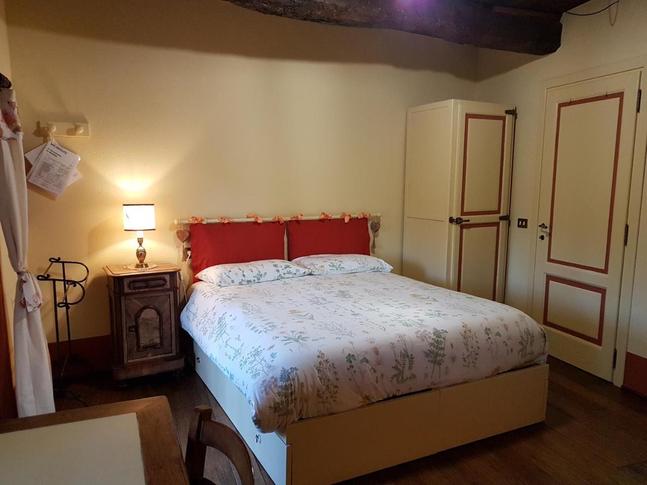 B&B La Cascina Di Monia E Mario Borgo Ticino Eksteriør billede